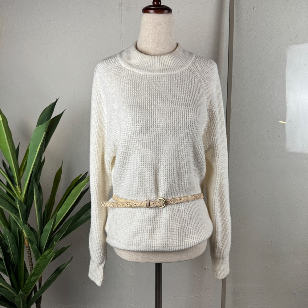 Quiet Luxury Minimalist Textured Garnet Hill Belt Gold Cream Italian Leather - Picture 3 of 7